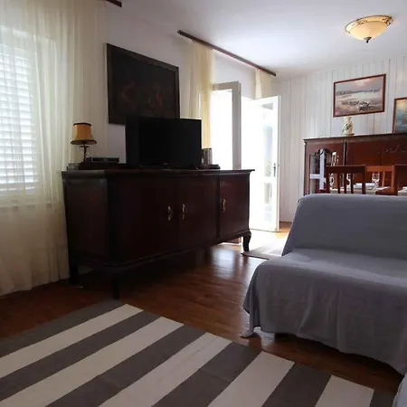 Διαμέρισμα In Malinska/insel Krk 12778 *